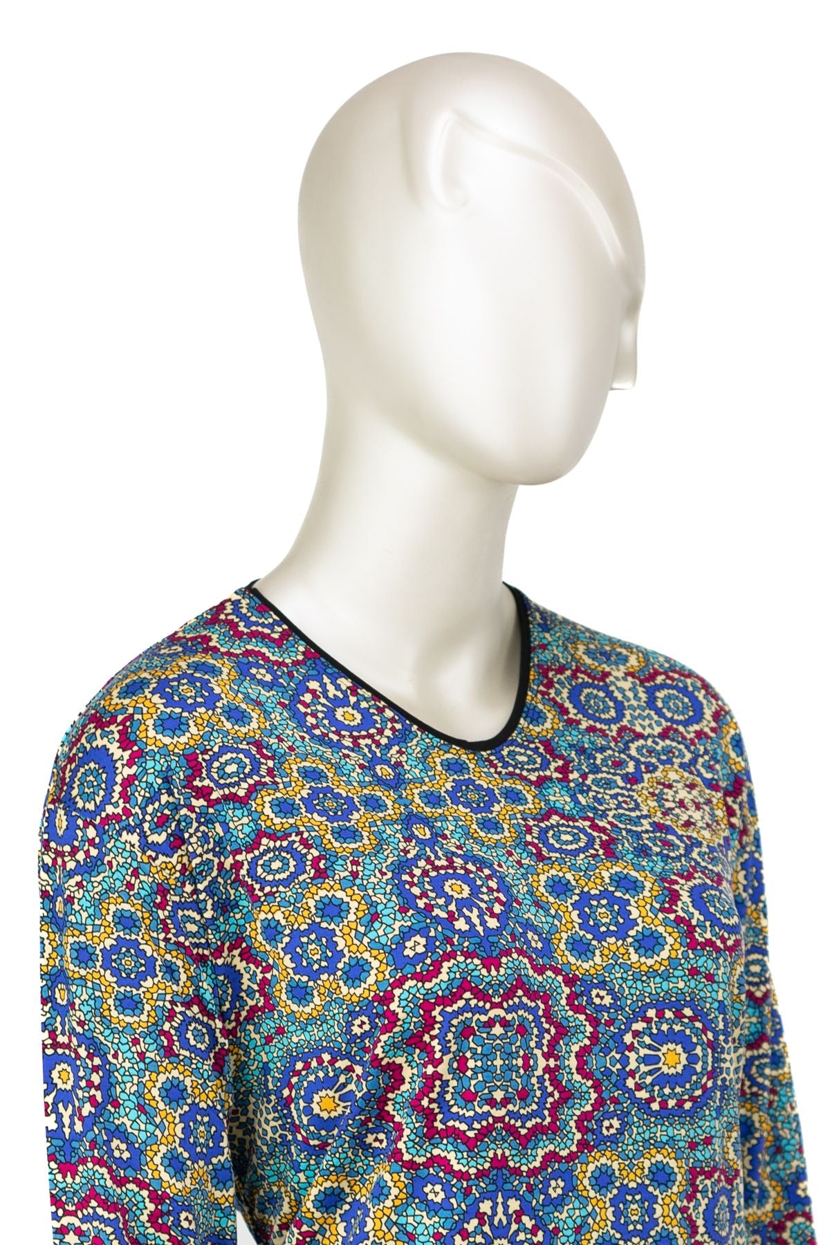 Kadın Turlu Viskon Penye Kumaş Anne Bluz Manolya Desenli Uzun Kollu Tam Kalıp Likralı